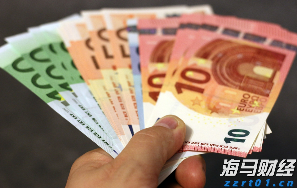 黑龙江省市场监管局党组成员、副局长刘猛检查中秋节市场消费品产品质量安全